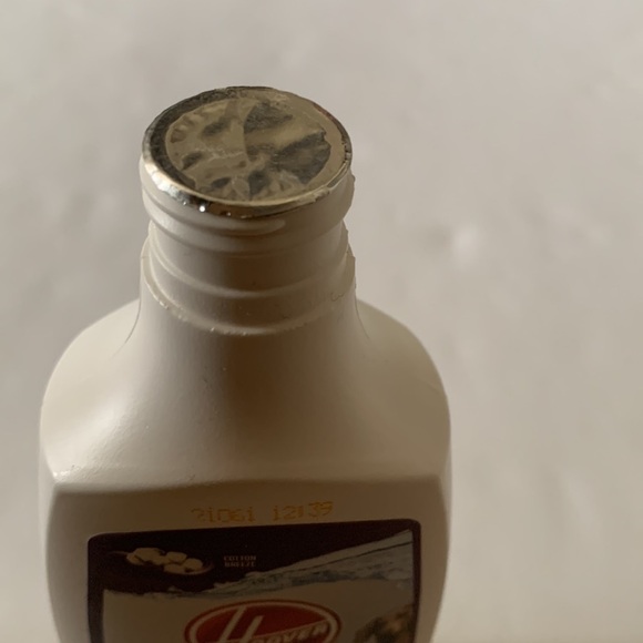 Hoover Paws & Claws Pre- Mix Carpet Cleaning Formula 6 OZ - Picture 6 of 6